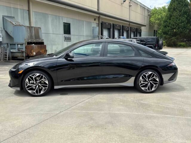 Черный Хендай Ioniq, объемом двигателя 0 л и пробегом 24 тыс. км за 13500 $, фото 3 на Automoto.ua