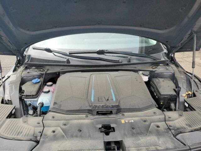 Черный Хендай Ioniq, объемом двигателя 0 л и пробегом 17 тыс. км за 12000 $, фото 10 на Automoto.ua