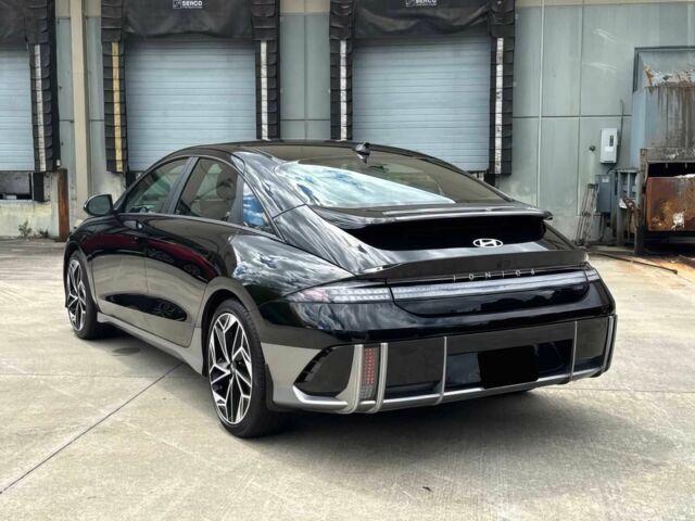 Черный Хендай Ioniq, объемом двигателя 0 л и пробегом 24 тыс. км за 13500 $, фото 4 на Automoto.ua
