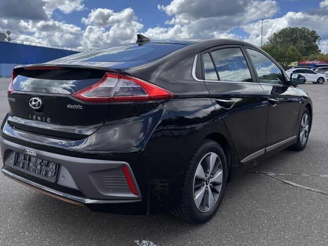 Черный Хендай Ioniq, объемом двигателя 0 л и пробегом 121 тыс. км за 12900 $, фото 12 на Automoto.ua
