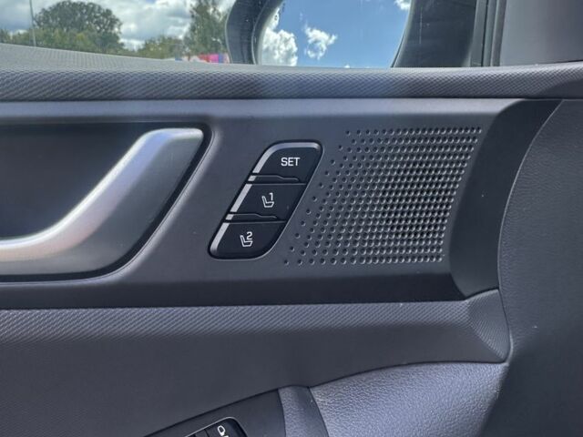 Черный Хендай Ioniq, объемом двигателя 0 л и пробегом 121 тыс. км за 12900 $, фото 3 на Automoto.ua