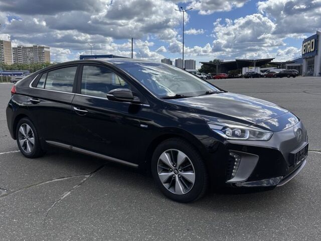 Черный Хендай Ioniq, объемом двигателя 0 л и пробегом 121 тыс. км за 12900 $, фото 11 на Automoto.ua