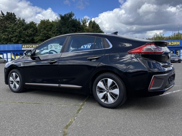 Черный Хендай Ioniq, объемом двигателя 0 л и пробегом 121 тыс. км за 12900 $, фото 18 на Automoto.ua