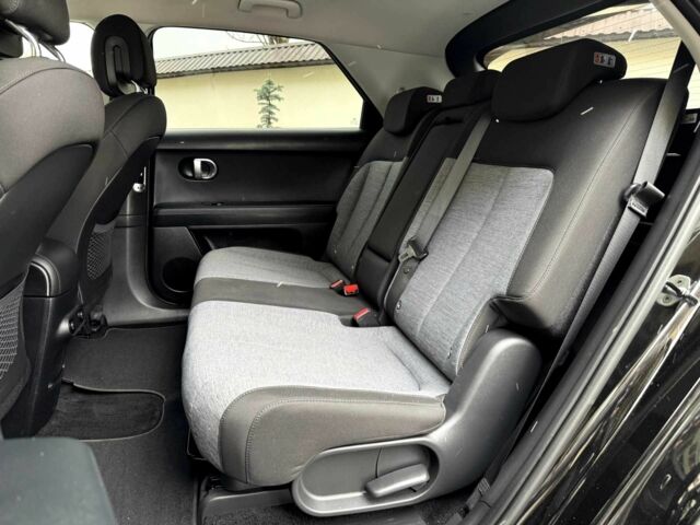 Чорний Хендай Ioniq, об'ємом двигуна 0 л та пробігом 90 тис. км за 24100 $, фото 2 на Automoto.ua