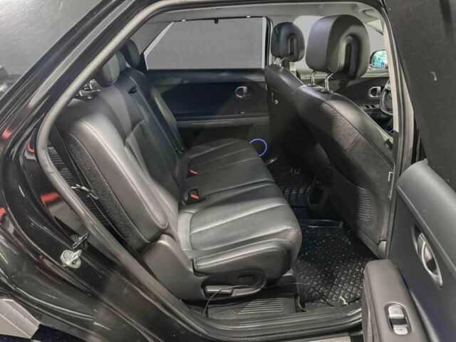 Черный Хендай Ioniq, объемом двигателя 0 л и пробегом 64 тыс. км за 29500 $, фото 5 на Automoto.ua