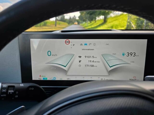 Чорний Хендай Ioniq, об'ємом двигуна 0 л та пробігом 89 тис. км за 26500 $, фото 7 на Automoto.ua