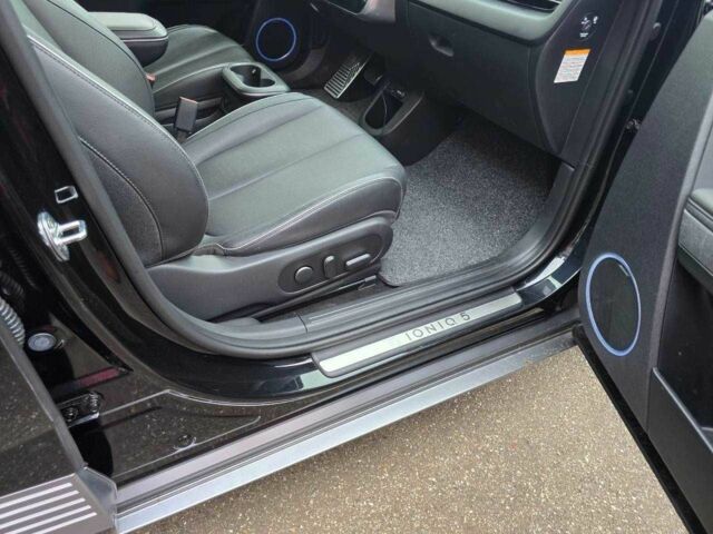 Чорний Хендай Ioniq, об'ємом двигуна 0 л та пробігом 89 тис. км за 26500 $, фото 13 на Automoto.ua