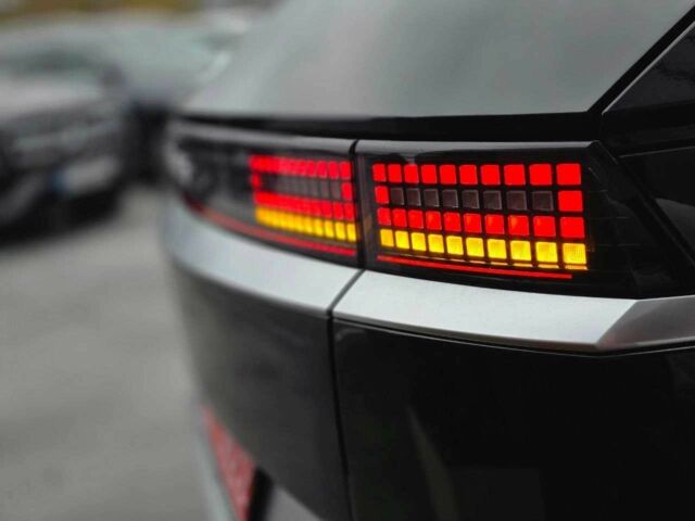 Черный Хендай Ioniq, объемом двигателя 0 л и пробегом 91 тыс. км за 25900 $, фото 21 на Automoto.ua