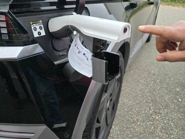 Чорний Хендай Ioniq, об'ємом двигуна 0 л та пробігом 89 тис. км за 26500 $, фото 17 на Automoto.ua