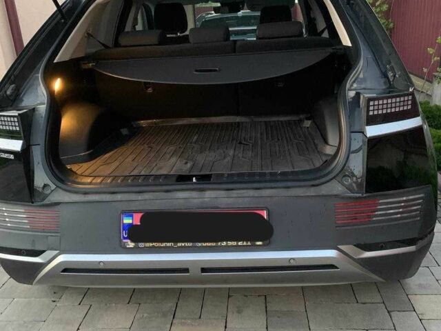 Чорний Хендай Ioniq, об'ємом двигуна 0 л та пробігом 90 тис. км за 24100 $, фото 4 на Automoto.ua