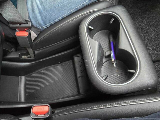 Чорний Хендай Ioniq, об'ємом двигуна 0 л та пробігом 89 тис. км за 26500 $, фото 9 на Automoto.ua