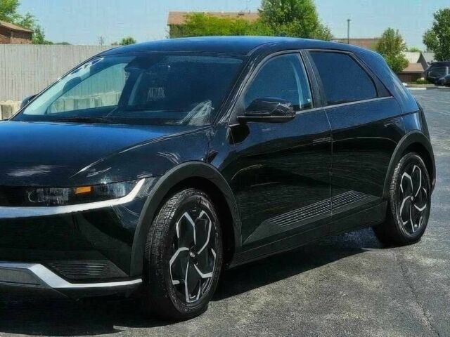 Черный Хендай Ioniq, объемом двигателя 0 л и пробегом 17 тыс. км за 11600 $, фото 1 на Automoto.ua