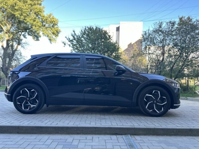Черный Хендай Ioniq, объемом двигателя 0 л и пробегом 59 тыс. км за 23200 $, фото 2 на Automoto.ua