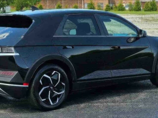 Чорний Хендай Ioniq, об'ємом двигуна 0 л та пробігом 22 тис. км за 30000 $, фото 5 на Automoto.ua