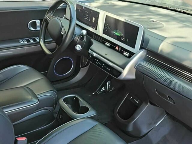 Черный Хендай Ioniq, объемом двигателя 0 л и пробегом 20 тыс. км за 12600 $, фото 8 на Automoto.ua