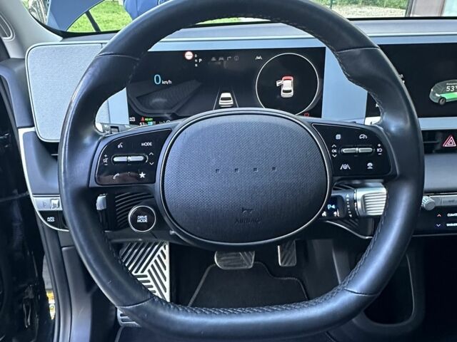 Черный Хендай Ioniq, объемом двигателя 0 л и пробегом 59 тыс. км за 23200 $, фото 5 на Automoto.ua