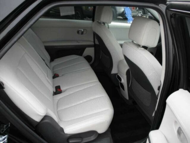 Черный Хендай Ioniq, объемом двигателя 0 л и пробегом 25 тыс. км за 18000 $, фото 10 на Automoto.ua