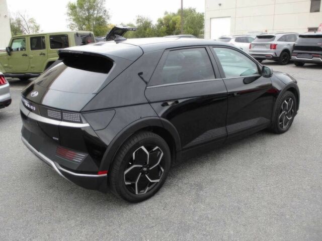Черный Хендай Ioniq, объемом двигателя 0 л и пробегом 25 тыс. км за 18000 $, фото 6 на Automoto.ua