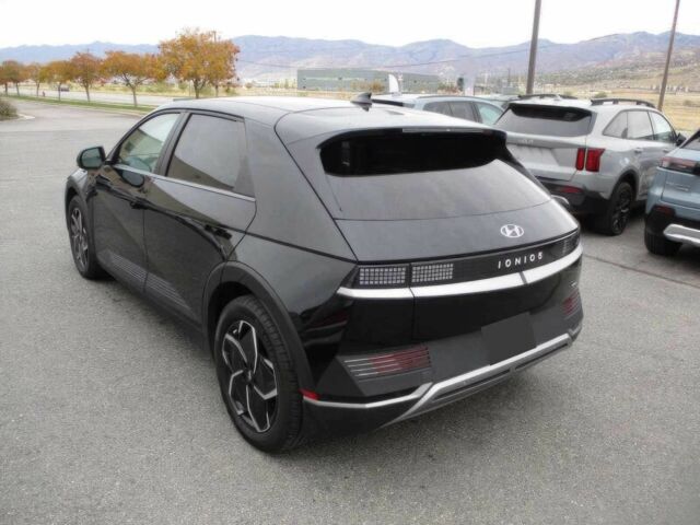 Черный Хендай Ioniq, объемом двигателя 0 л и пробегом 25 тыс. км за 18000 $, фото 4 на Automoto.ua