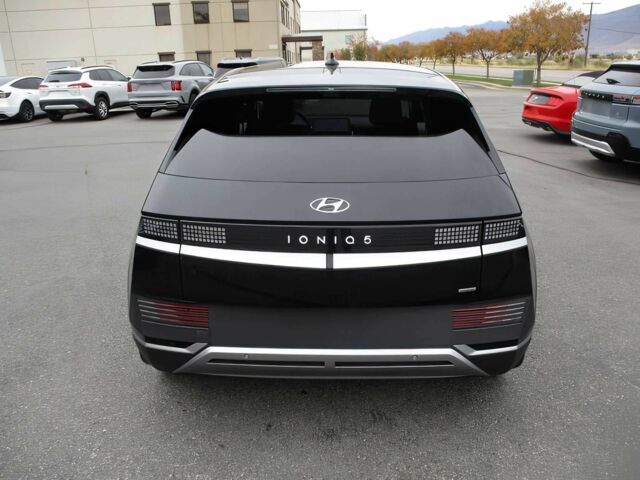 Черный Хендай Ioniq, объемом двигателя 0 л и пробегом 23 тыс. км за 14000 $, фото 5 на Automoto.ua