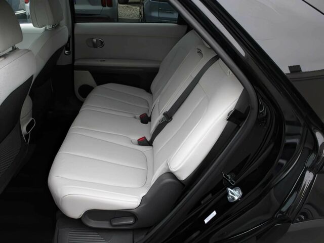 Черный Хендай Ioniq, объемом двигателя 0 л и пробегом 12 тыс. км за 15500 $, фото 10 на Automoto.ua