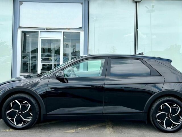 Черный Хендай Ioniq, объемом двигателя 0 л и пробегом 10 тыс. км за 11100 $, фото 2 на Automoto.ua