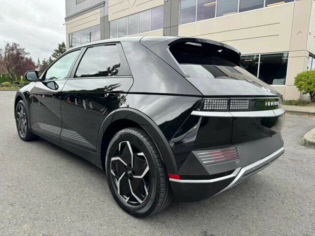 Черный Хендай Ioniq, объемом двигателя 0 л и пробегом 14 тыс. км за 14800 $, фото 4 на Automoto.ua