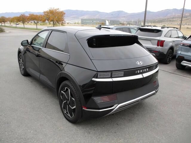 Черный Хендай Ioniq, объемом двигателя 0 л и пробегом 23 тыс. км за 14000 $, фото 6 на Automoto.ua