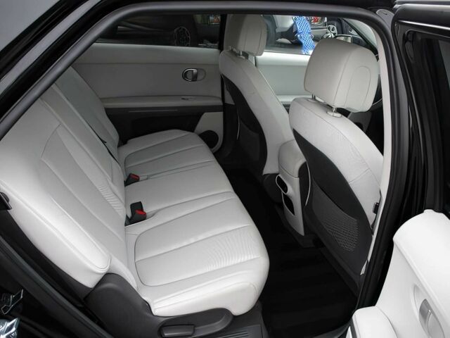 Черный Хендай Ioniq, объемом двигателя 0 л и пробегом 12 тыс. км за 15500 $, фото 11 на Automoto.ua