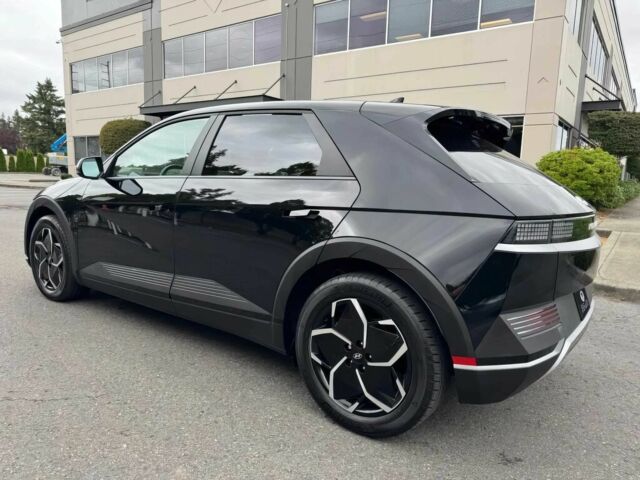 Черный Хендай Ioniq, объемом двигателя 0 л и пробегом 24 тыс. км за 9800 $, фото 4 на Automoto.ua