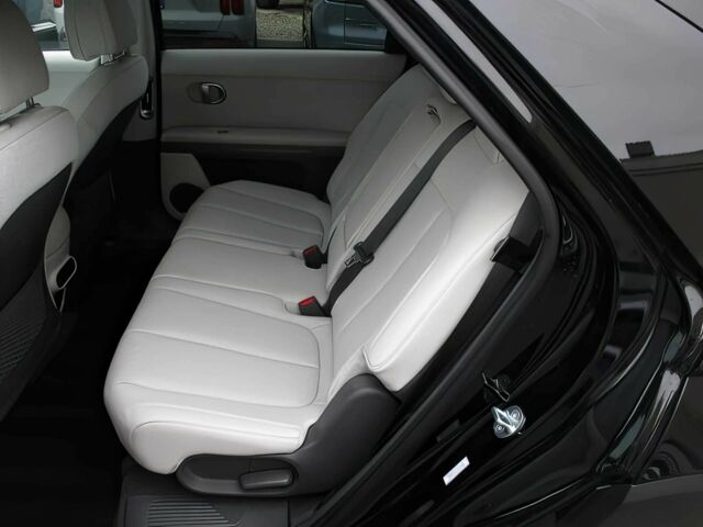 Черный Хендай Ioniq, объемом двигателя 0 л и пробегом 23 тыс. км за 14000 $, фото 12 на Automoto.ua