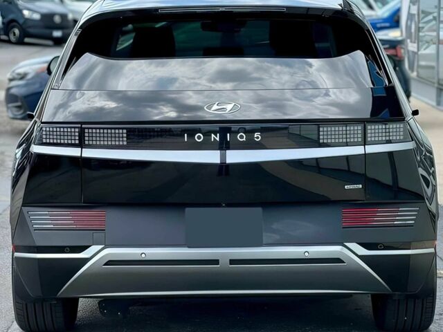 Черный Хендай Ioniq, объемом двигателя 0 л и пробегом 10 тыс. км за 11100 $, фото 4 на Automoto.ua