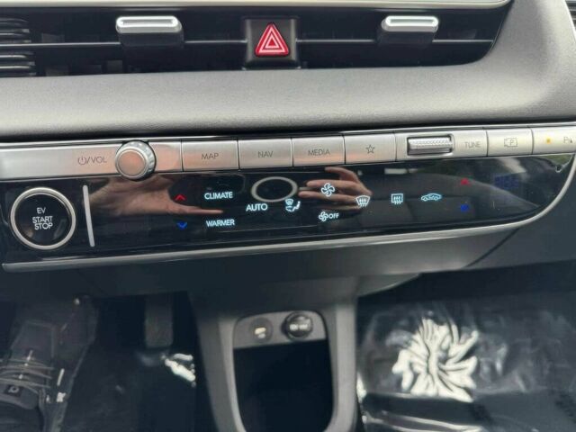 Черный Хендай Ioniq, объемом двигателя 0 л и пробегом 14 тыс. км за 14800 $, фото 9 на Automoto.ua