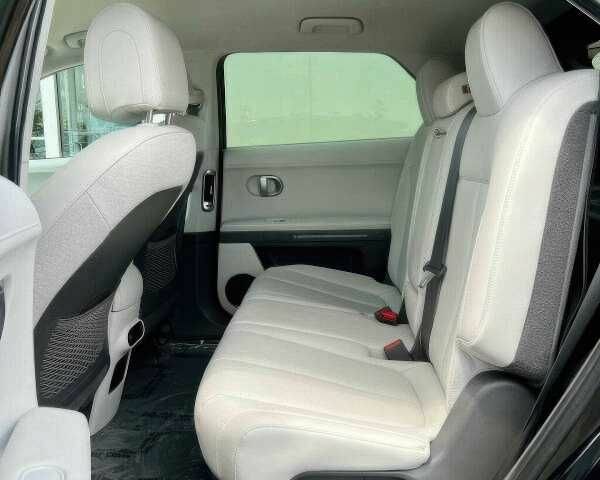 Чорний Хендай Ioniq, об'ємом двигуна 0 л та пробігом 20 тис. км за 18000 $, фото 9 на Automoto.ua