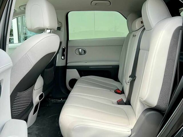 Черный Хендай Ioniq, объемом двигателя 0 л и пробегом 10 тыс. км за 11100 $, фото 9 на Automoto.ua