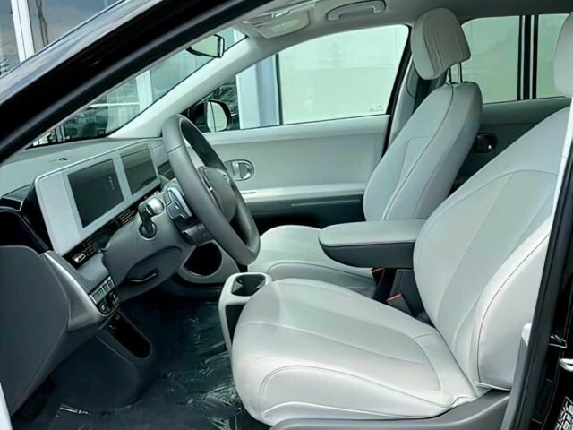 Черный Хендай Ioniq, объемом двигателя 0 л и пробегом 10 тыс. км за 11100 $, фото 7 на Automoto.ua