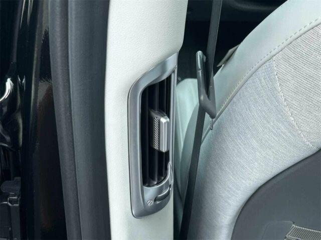 Черный Хендай Ioniq, объемом двигателя 0 л и пробегом 25 тыс. км за 15500 $, фото 7 на Automoto.ua