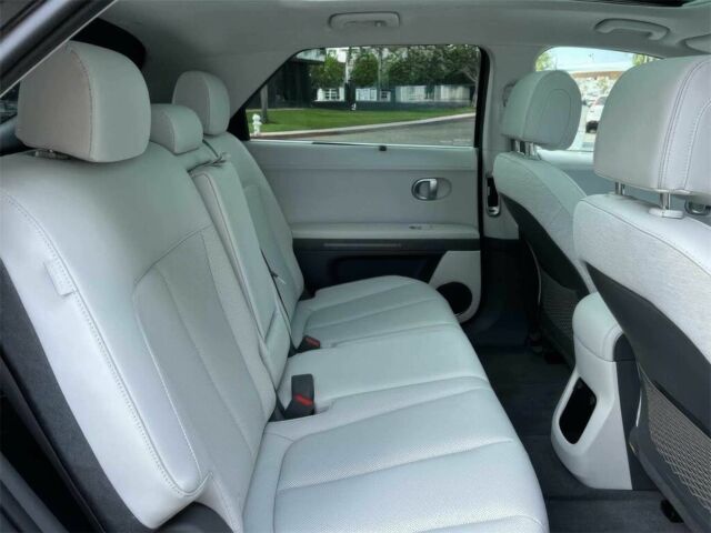 Черный Хендай Ioniq, объемом двигателя 0 л и пробегом 25 тыс. км за 15500 $, фото 10 на Automoto.ua