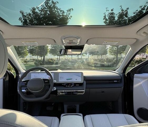 Чорний Хендай Ioniq, об'ємом двигуна 0 л та пробігом 10 тис. км за 33900 $, фото 14 на Automoto.ua