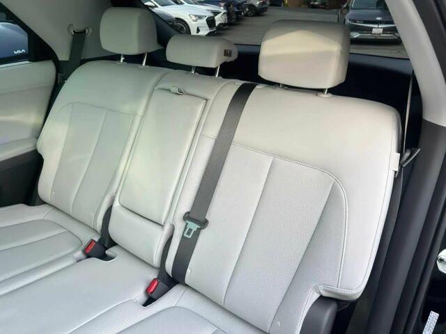 Черный Хендай Ioniq, объемом двигателя 0 л и пробегом 20 тыс. км за 22000 $, фото 12 на Automoto.ua