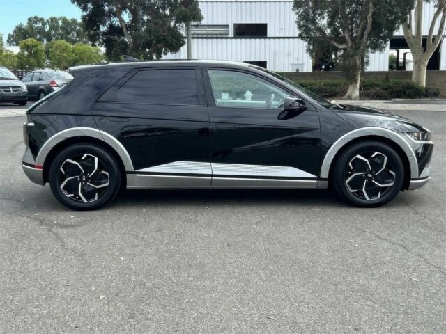 Черный Хендай Ioniq, объемом двигателя 0 л и пробегом 25 тыс. км за 15500 $, фото 2 на Automoto.ua