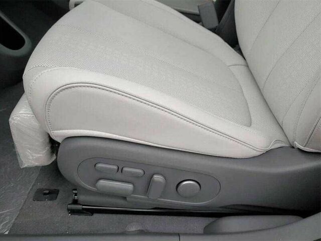 Чорний Хендай Ioniq, об'ємом двигуна 0 л та пробігом 12 тис. км за 12600 $, фото 9 на Automoto.ua