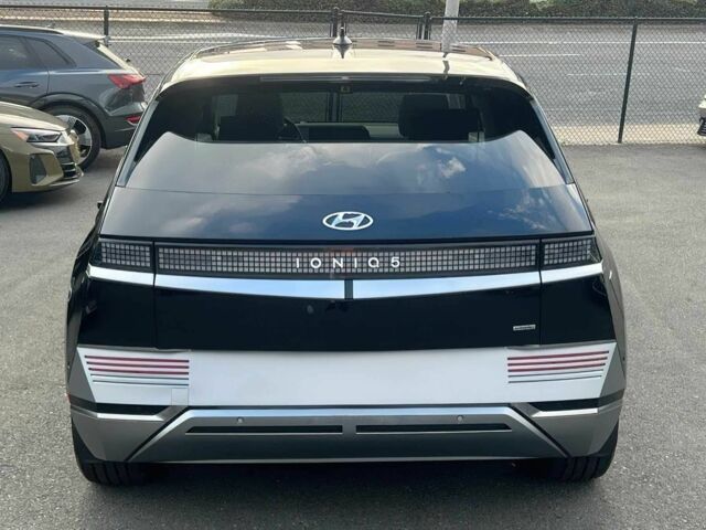 Черный Хендай Ioniq, объемом двигателя 0 л и пробегом 20 тыс. км за 22000 $, фото 4 на Automoto.ua