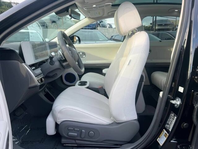 Черный Хендай Ioniq, объемом двигателя 0 л и пробегом 20 тыс. км за 22000 $, фото 9 на Automoto.ua