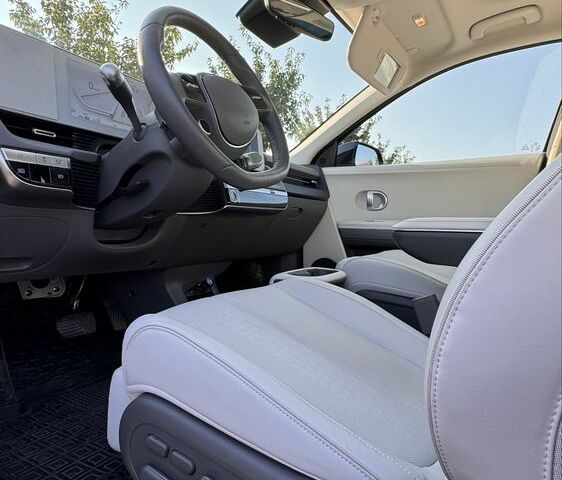 Чорний Хендай Ioniq, об'ємом двигуна 0 л та пробігом 10 тис. км за 33900 $, фото 15 на Automoto.ua