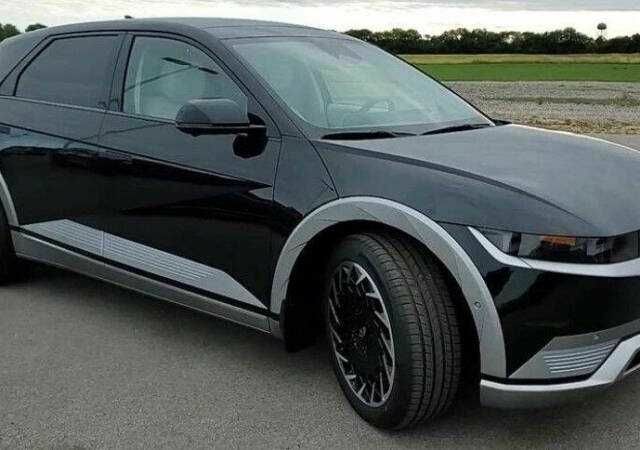 Чорний Хендай Ioniq, об'ємом двигуна 0 л та пробігом 12 тис. км за 12600 $, фото 5 на Automoto.ua