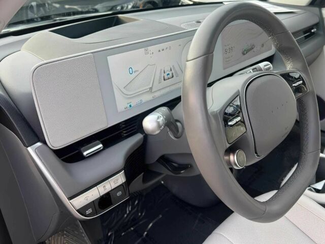 Черный Хендай Ioniq, объемом двигателя 0 л и пробегом 20 тыс. км за 22000 $, фото 8 на Automoto.ua