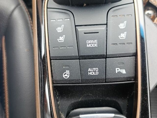 Черный Хендай Ioniq, объемом двигателя 0 л и пробегом 91 тыс. км за 13100 $, фото 4 на Automoto.ua