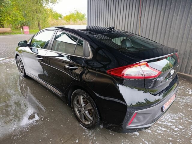 Черный Хендай Ioniq, объемом двигателя 0 л и пробегом 91 тыс. км за 13100 $, фото 2 на Automoto.ua