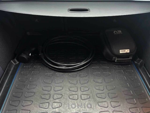 Чорний Хендай Ioniq, об'ємом двигуна 0 л та пробігом 45 тис. км за 17300 $, фото 10 на Automoto.ua